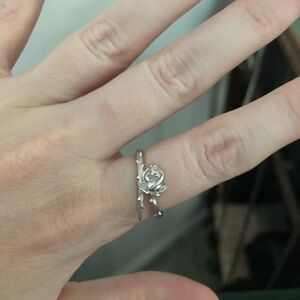 Awe Inspired rose ring with diamond size 6